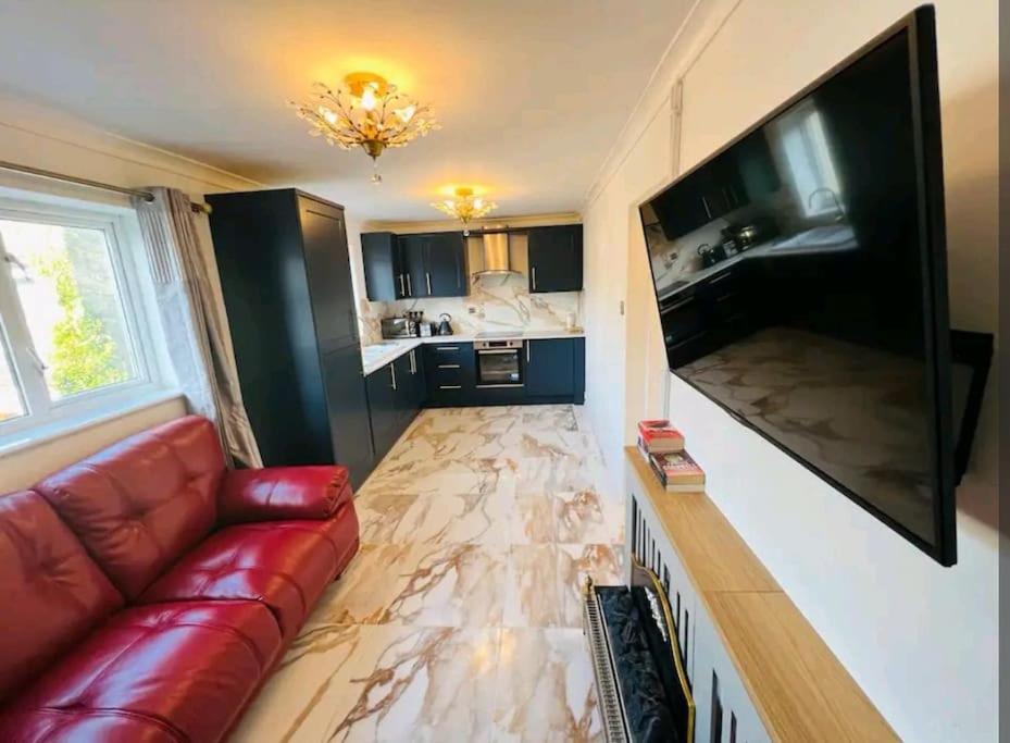 Modern 2 Bedroom Flat By Dover Port, Castle& Sea! Exterior photo